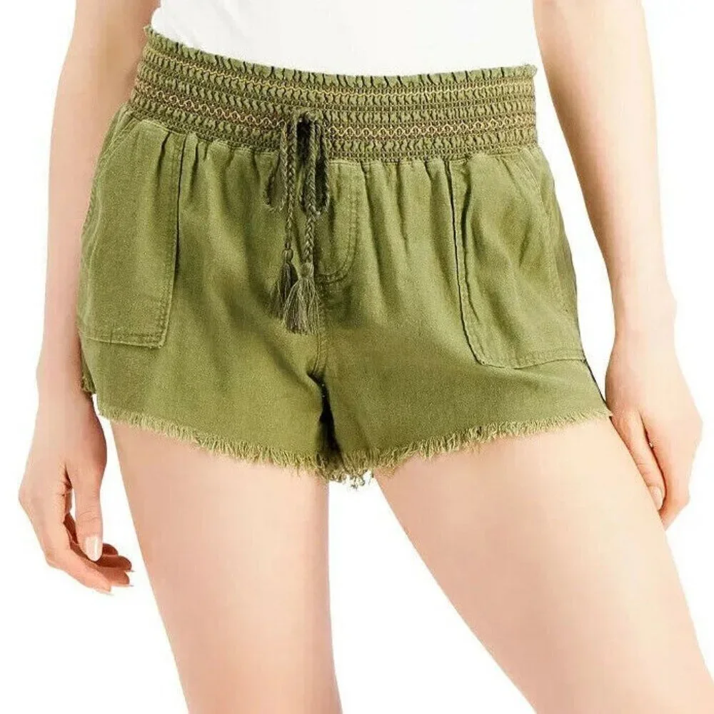 JR380 Rewash Green Juniors' Smocked-Waist Frayed-Hem Shorts Size M